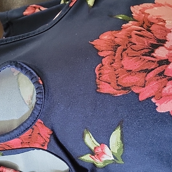 Cute flower blouse - Picture 5 of 5